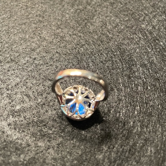 Sapphire and cubic zirconia ring - Picture 2 of 3